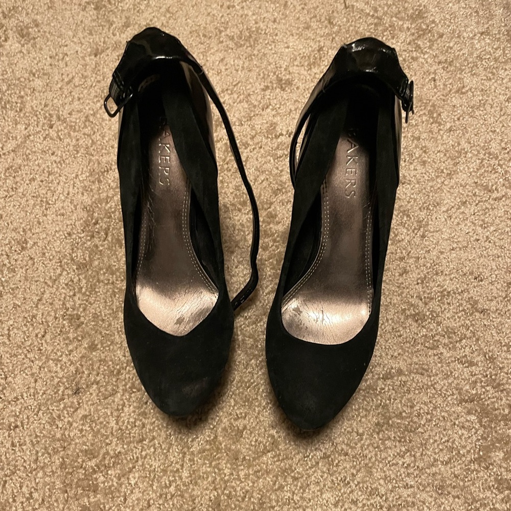 Platform high heeled shoes